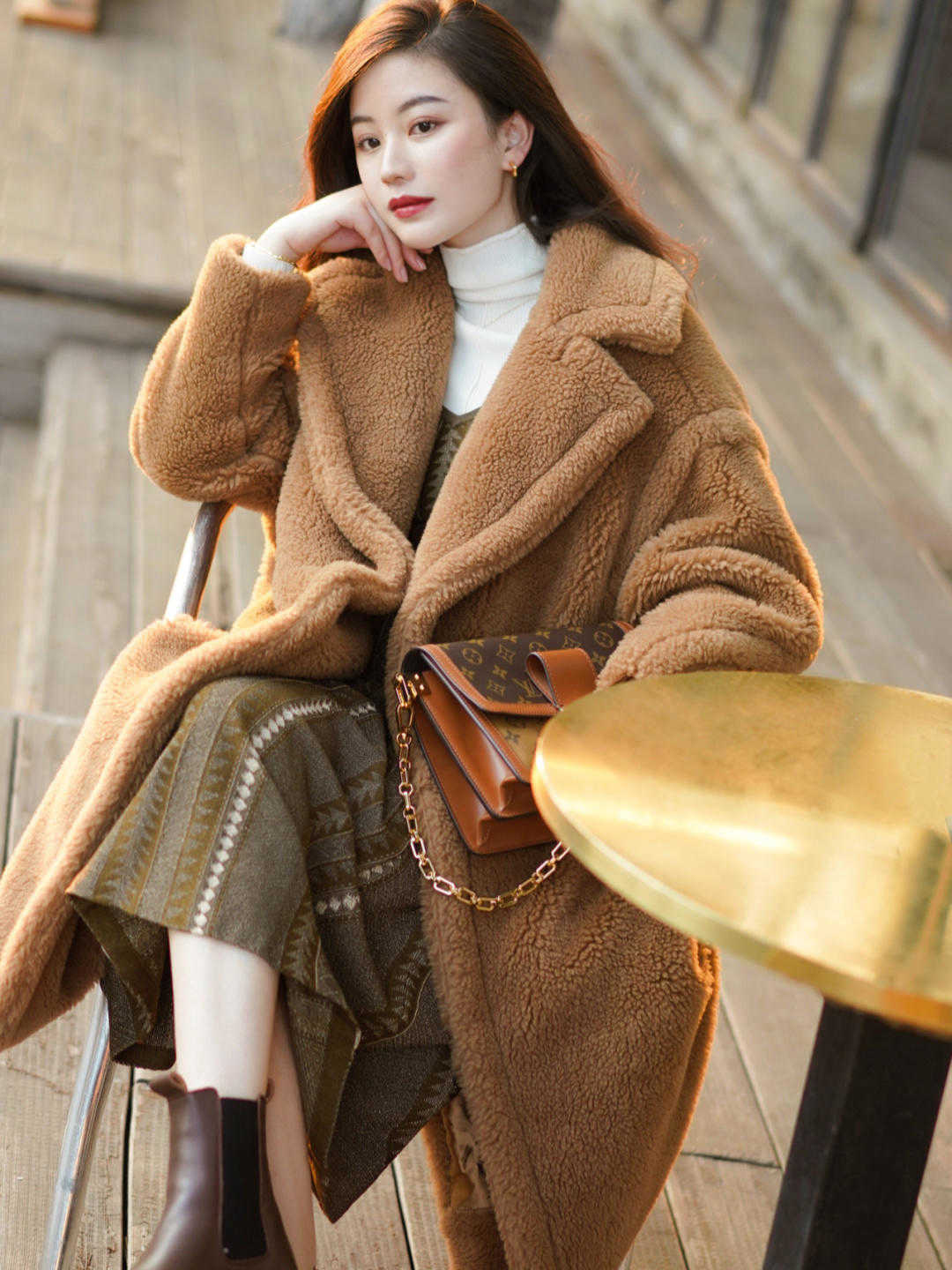 吊带裙 泰迪熊外套搭什么下装最好看,码住这几款,秒变精致时髦精