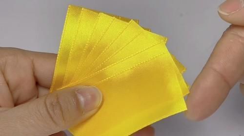 金黄色|紫色丝带芦苇花火了,试着给金黄色的丝带抽个丝,成品也很赞