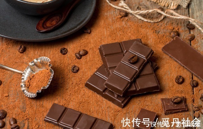 吃了20年巧克力,才知道上面的凹槽是干什么用的,原来一直误会了