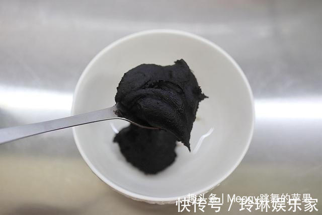 教你一款万能香辣酱,拌面卷饼炒肉丁全都用得上,每月我必熬2回