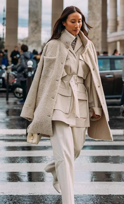 ?女人到了中年，穿衣打扮要“得体”，更要学会不装嫩也不显老