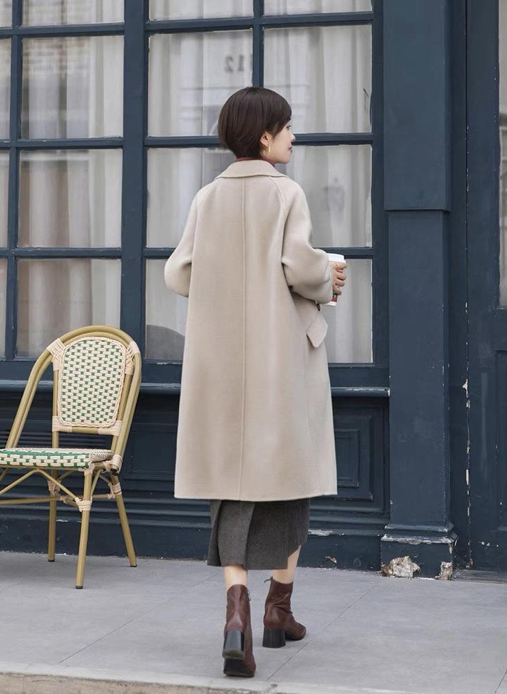 羊毛衫 这才是40+女人该有的打扮,用“大衣+半身裙”,展现出熟龄气质美