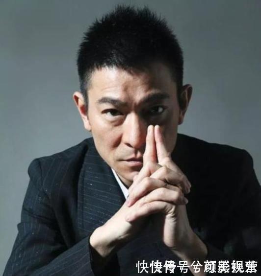 在刘德华低谷期伸出援手 华仔报恩捧红她的儿子 快资讯 在刘德华低谷期伸出援手 华仔报恩捧红她的儿子 快资讯