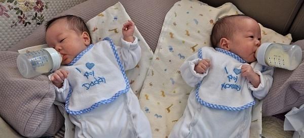 儿子|男孩旅游时遇见“相同的自己”,父母当场痛哭回家吧儿子