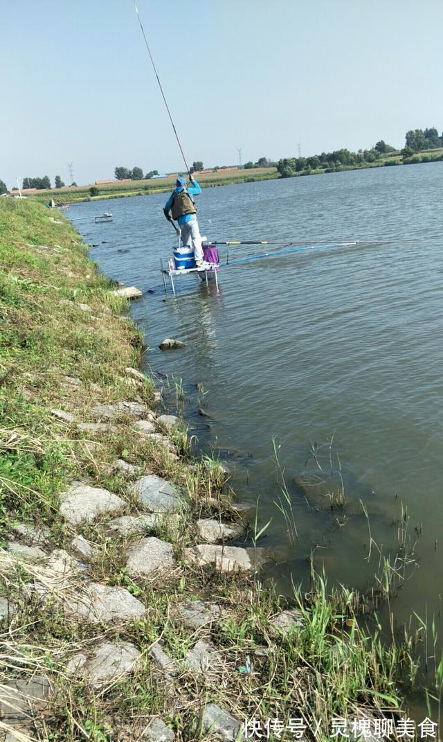 为了让窝里的底层鱼接触到钓饵，我找到了一个简单的方法