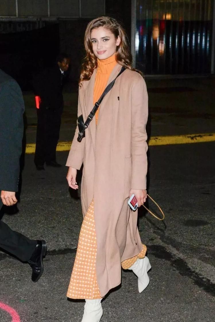  流行|“马丁靴”失宠了？“大衣＋这双鞋”正流行，时髦又显高！