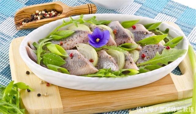 荷兰是美食之国,还是充满黑暗料理的美食沙漠,来看荷兰特色美食