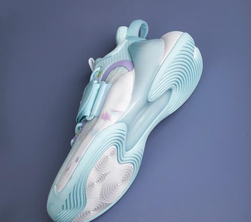 球鞋 马卡龙配色加持透气鞋身,颜值爆炸还不贵的国产球鞋还有暗藏玩法