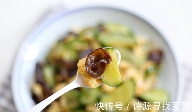 黑木耳|末伏到了,要多吃这菜,清淡营养不上火,做法简单又快手,快试试!