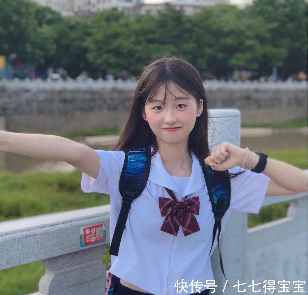 卷发|判断自己适合直发还是卷发,直发清纯美感十足,卷发温柔甜美