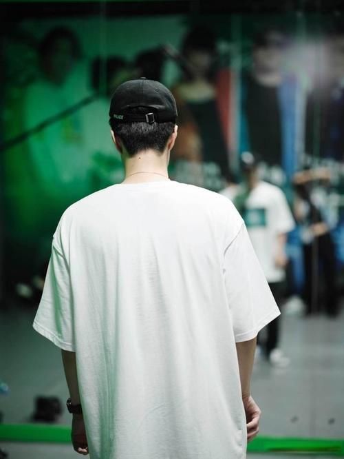 一起火锅吧|王一博:《一起火锅吧》改时间了,调整到每周日晚8点播出啦!