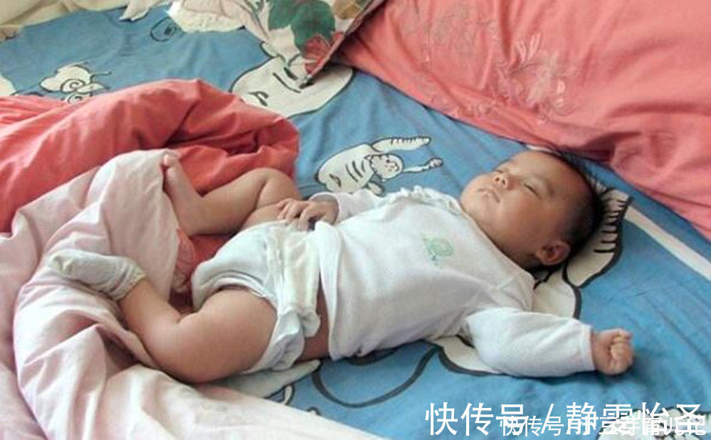 宝宝|宝宝睡觉踢被子究竟为哪般？宝妈别急，找到原因才能对症下药