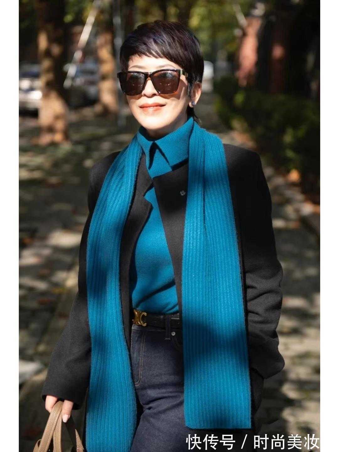 女性们 毛衣如何穿更“显贵”?看这位60岁奶奶的日常穿搭,高级又减龄