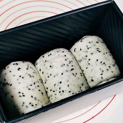 30g糖|黑芝麻酸奶土司