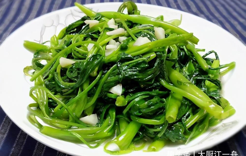 这4种蔬菜含寄生虫最多,没营养价格还贵,很多人却偏偏爱吃