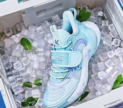 球鞋 马卡龙配色加持透气鞋身,颜值爆炸还不贵的国产球鞋还有暗藏玩法