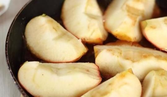 苹果|小姨子每天用苹果煮水喝,不出一个月,身体发生惊喜变化