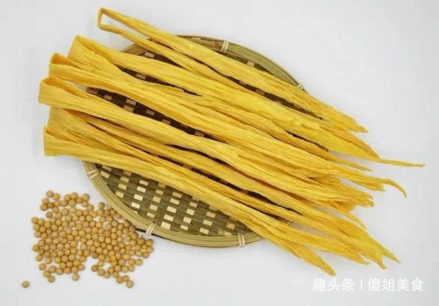 泡腐竹,最忌直接用水泡,缺1步,难怪腐竹外烂内硬不好吃