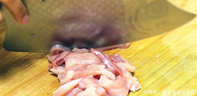 河南蒸面条好吃有窍门，详细步骤教给你，好看又好吃，太香了