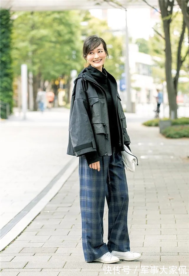 穿搭 减龄不等于“玩年轻”!中年女性如何穿搭不显老?日常穿搭示范