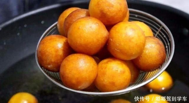 炸红薯丸子,用淀粉还是面粉都不对,厨师长教你做法,外酥里嫩