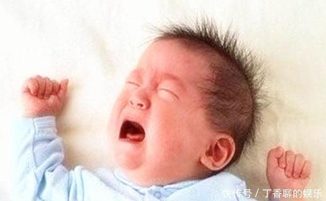 睡着|宝宝睡着睡着突然开始大哭,是被吓到了吗?4个原因家长要知道