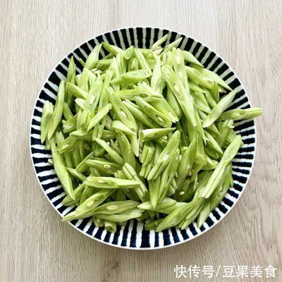 给肉都不换，巨美味的蒜蓉炒四季豆