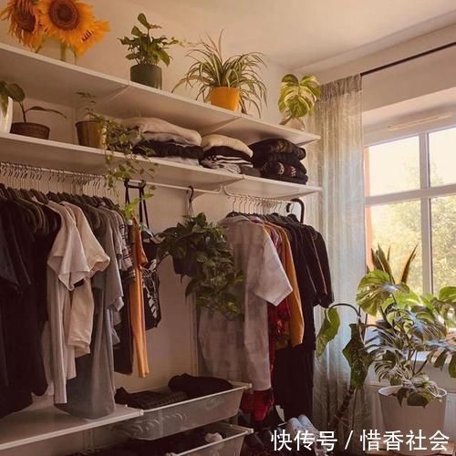 布置|德国夫妇的家,女主人把家布置复古又舒适,很有老电影里的味道!
