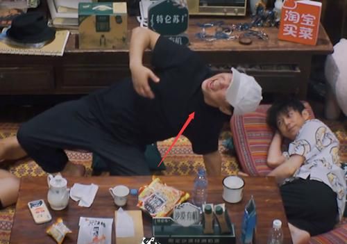 张艺兴|如何形容张艺兴、黄磊、黄渤的这个拍照姿势?