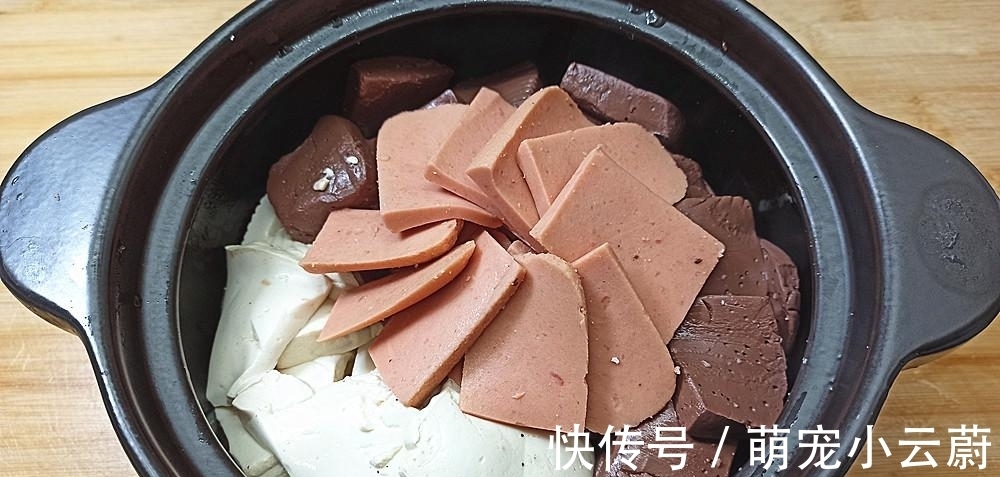 天冷了，这道“麻辣血旺”做来吃，太过瘾，汤汁拌饭都能吃2碗