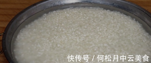 蒸米饭用冷水还是热水，10个人9个错，教你正确做法，米饭喷香！