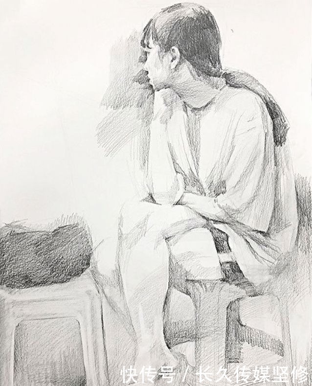 韩国全身像素描pk中国全身像素描,你怎么看?