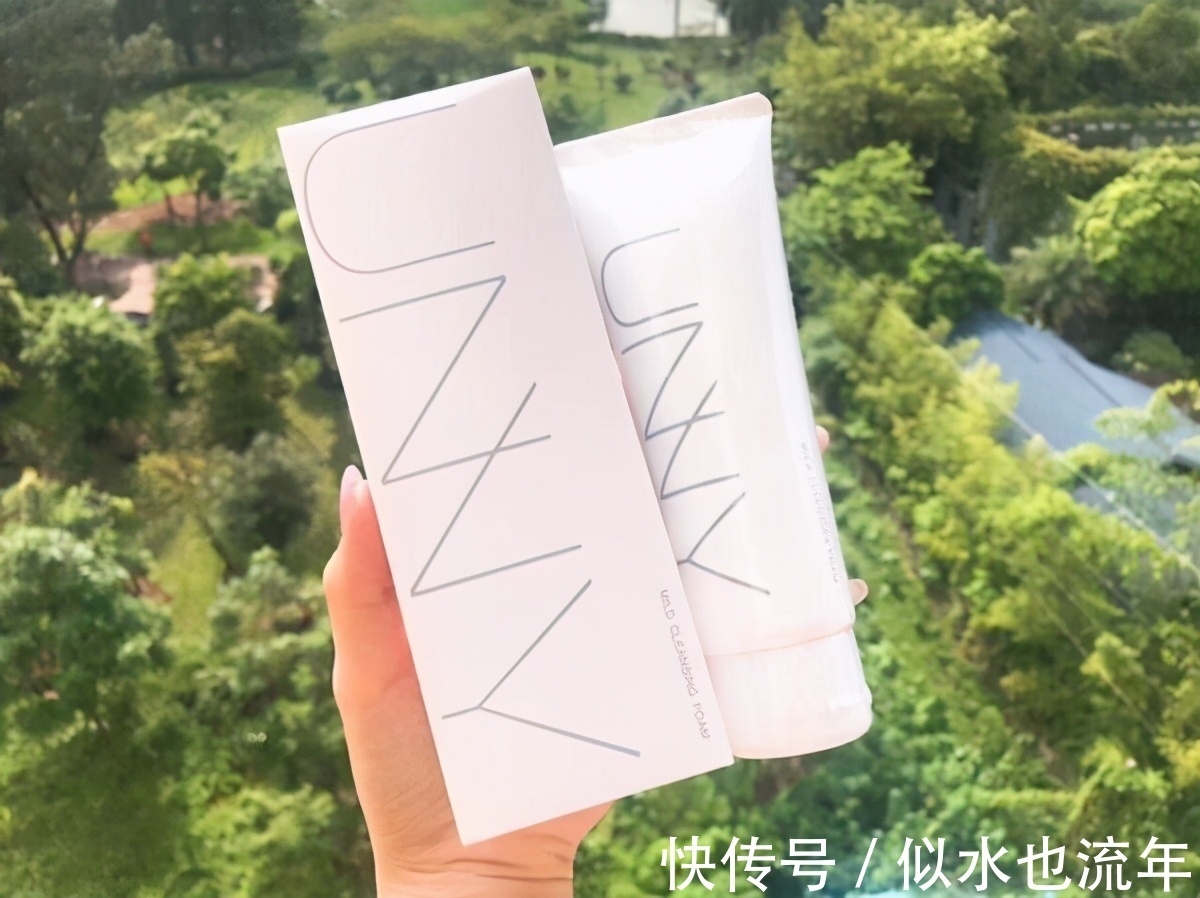 氨基酸洗面奶|网红热门控油补水洗面奶亲测!无负担超温和,敏感肌不怕伤皮肤