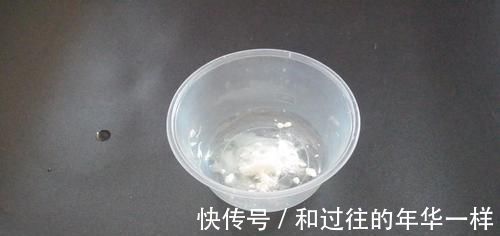 卫生间|塑料打包盒不要扔, 放在卫生间里有大用处, 能帮家里省下不少钱