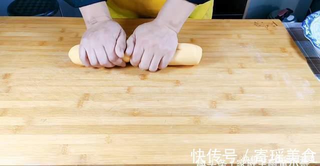 红薯饼最好吃的做法,操作简单,外酥里香,吃了这个红薯饼,美味