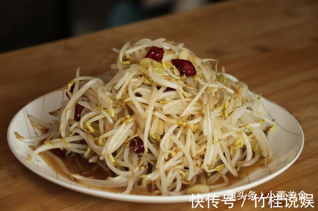 炒豆芽时，有人焯水有人直接炒，做错这一步，豆芽不脆不爽口