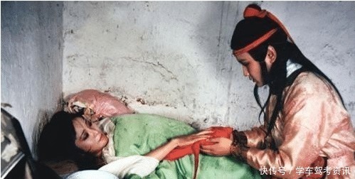 《红楼梦》中曹雪芹埋下最可怕的伏笔,贾家从头至尾没有婴儿出生