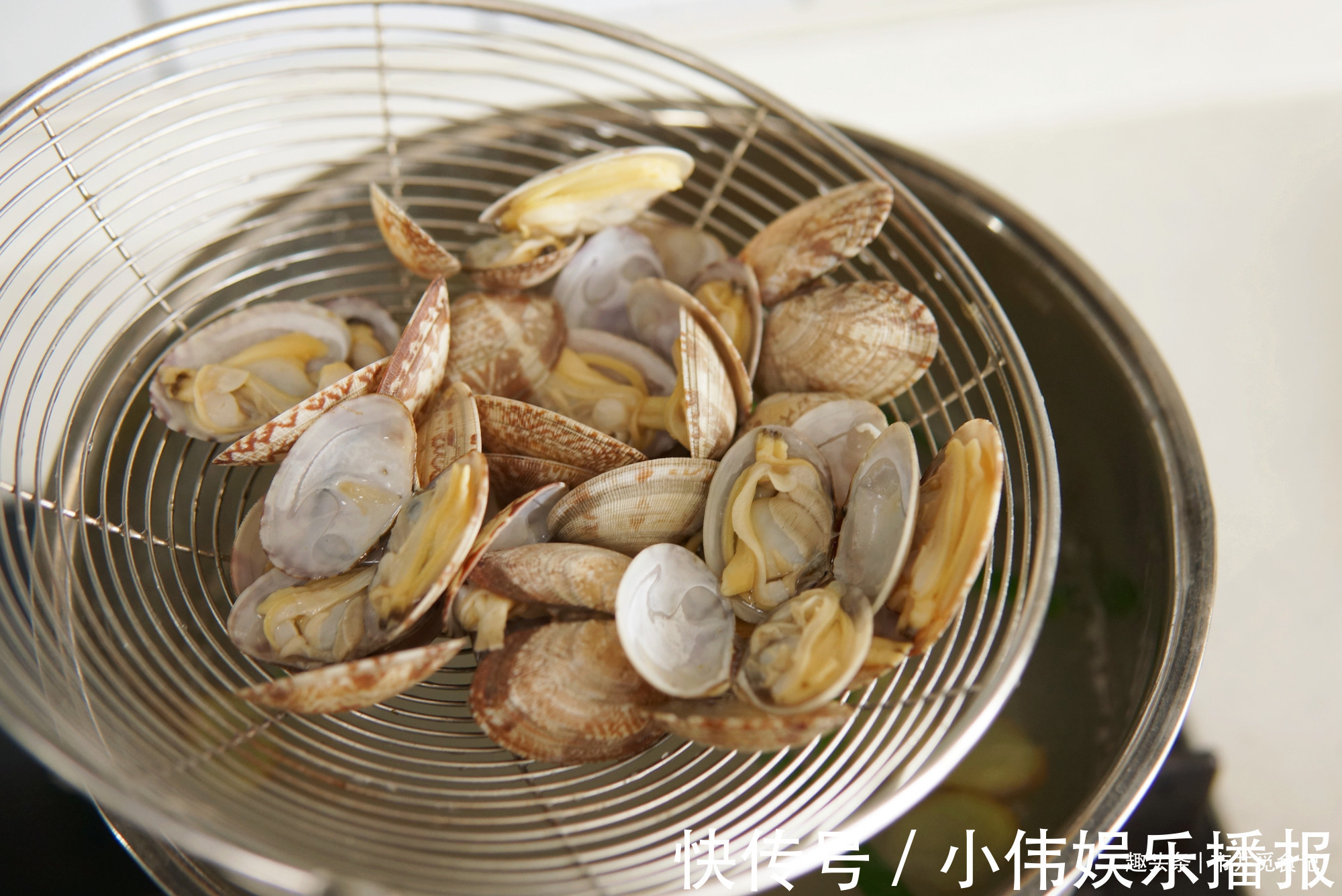 秋天,记得用这2样食材煮汤,滋养“降秋燥”,便宜实惠,味道鲜