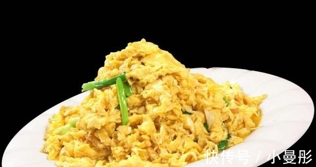 妙招|炒鸡蛋时加点它, 炒出的鸡蛋又鲜又嫩, 比饭店大厨炒得更好吃