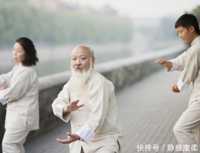 大师|60岁武术大师切磋被扇一巴掌,爆发惊人战力,原来太极这么厉害