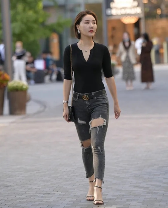 时髦 个性十足又养眼的穿搭,营造飒爽别致的风格,时髦又有型