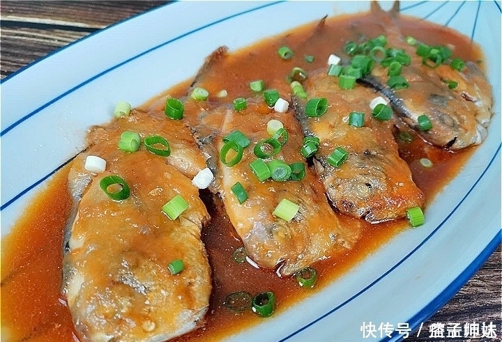 不管炖什么鱼,别再加醋了!试试新做法,肉质鲜嫩没腥味,太香了