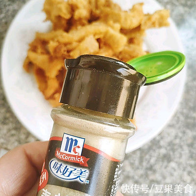 最好吃的椒酥猪皮做法,学会了刷爆朋友圈