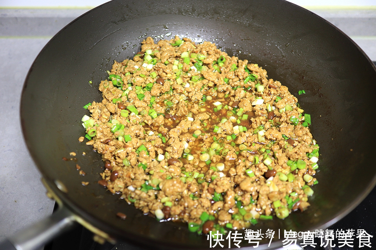 家有干笋干货别发愁,苹果姐蒸大包子这招真赞,浓香暄软口感好