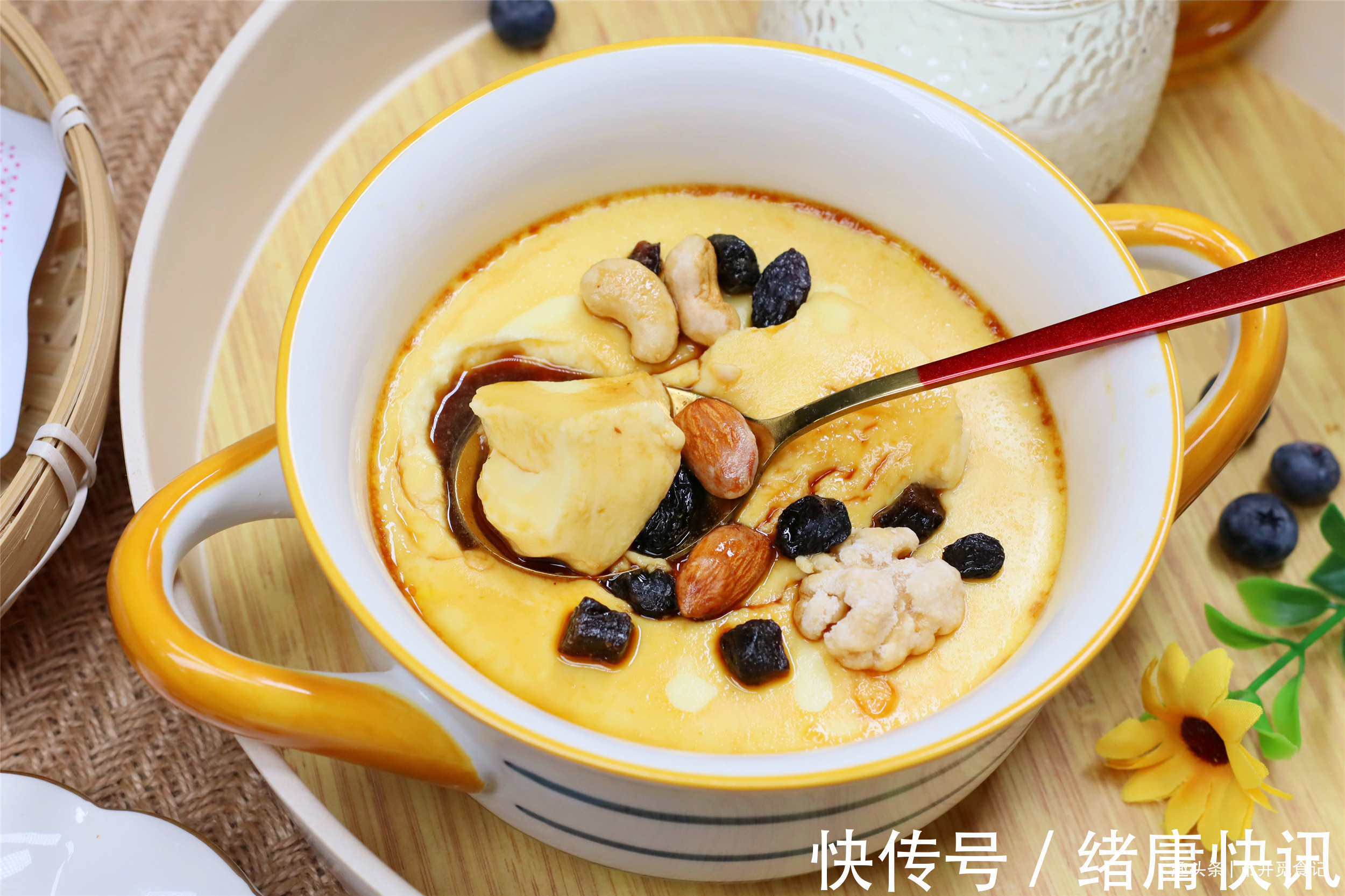 70岁老两口,蒸的鸡蛋羹火了,太懂食材搭配,每天1碗营养全有了