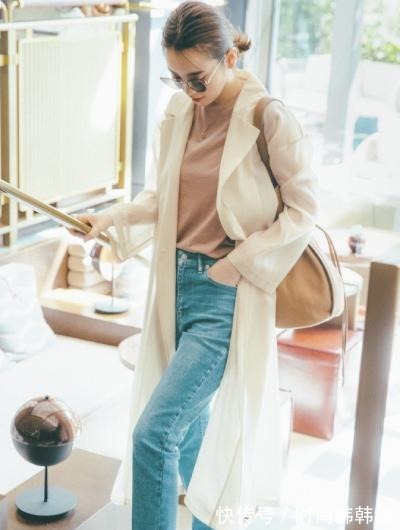 西装外套 一条牛仔裤的穿搭灵感中年女人记住这几个穿搭方法，时髦又气质！