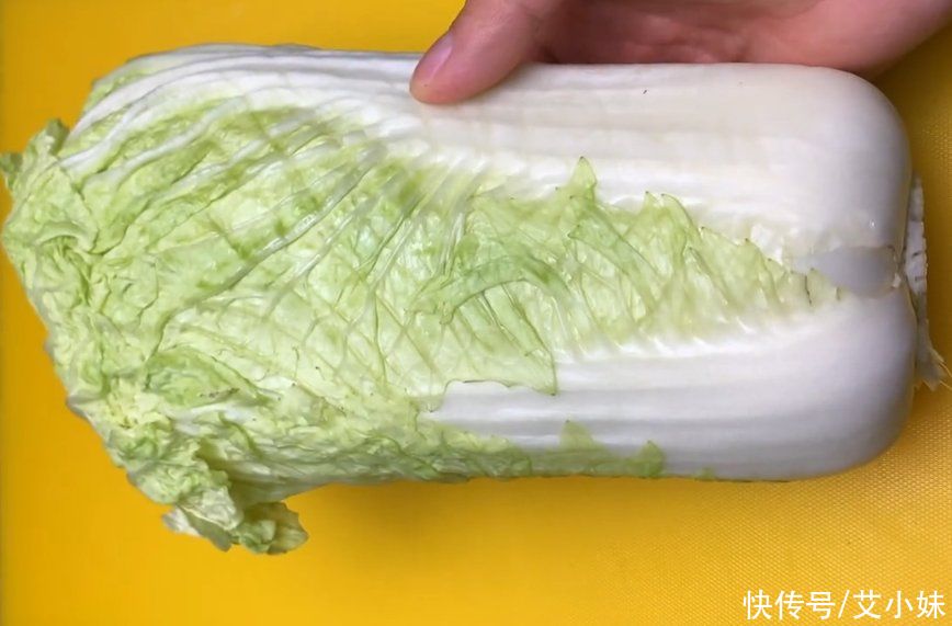 白菜要是这样做，就是最好吃的家常菜了，天天吃都吃不够