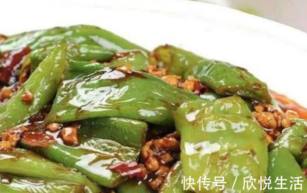 牛杂|美食推荐:芹菜香菇炒熏干,虎皮青椒,香辣牛杂,蒜香鸡翅的做法