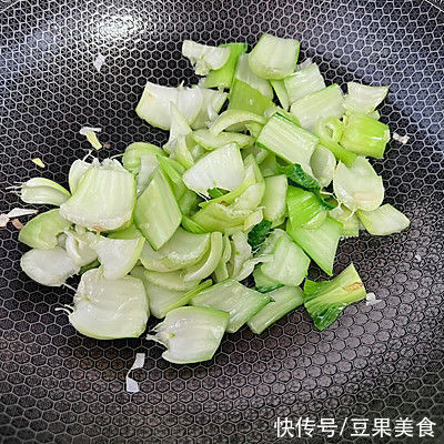 植物油|常吃素炒油菜～解腻菜的人一年也不跑一趟医院