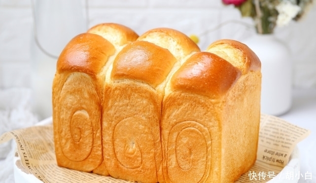 发酵|吐司面包的经典做法,无需加蛋组织细腻柔软,奶香浓郁值得等待!